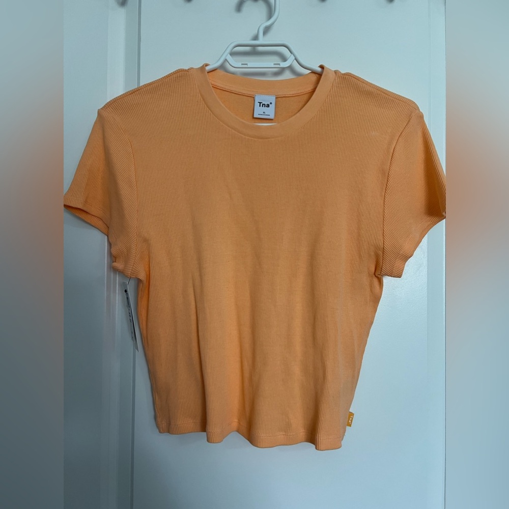 *NWT* ARITZIA TNA RIBBED CROPPED TSHIRT - XLARGE